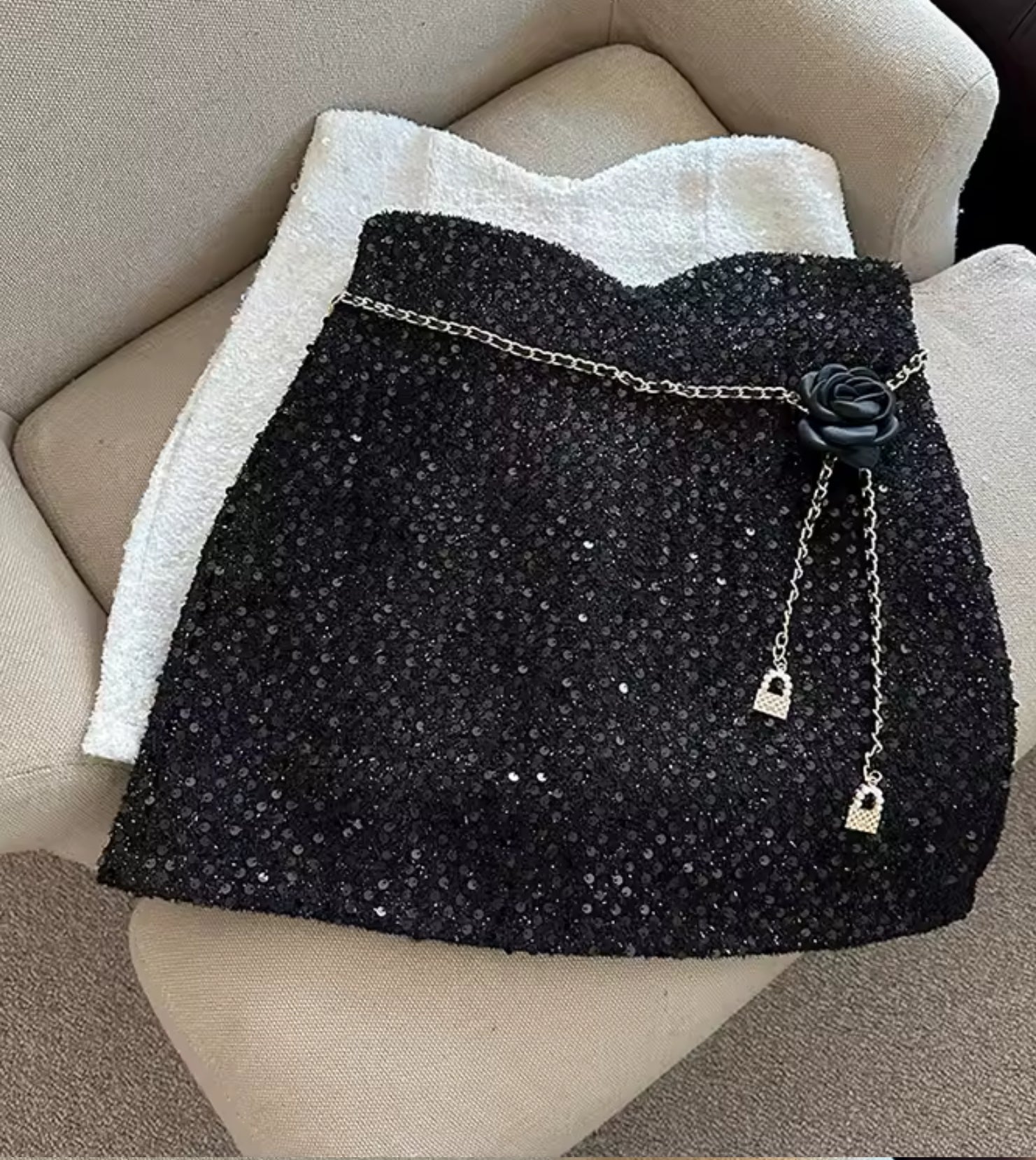 Falda k drama villan